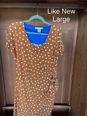 Robbie Bee Rust with White Polka Dots Tie-Waist Short Sleeve Top